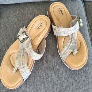 Clarks Brynn Madi Leather Slip On Cream Sandals - Women's 9 floral patterned